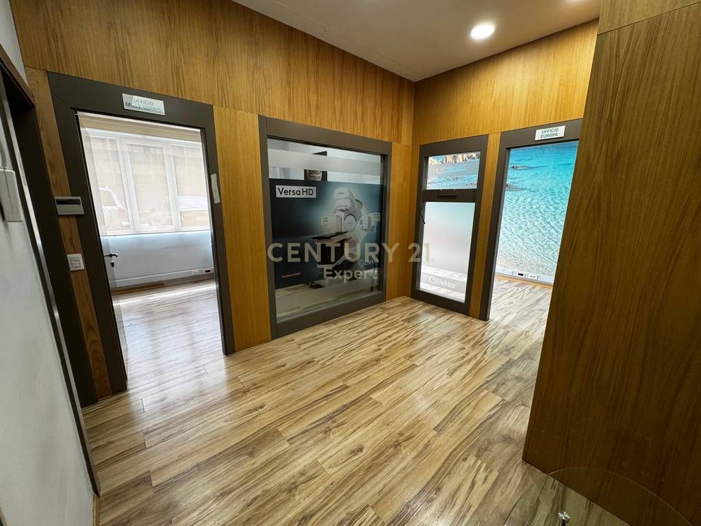 LOCALE IN AFFITTO PER UFFICIO / CLINICA !!!