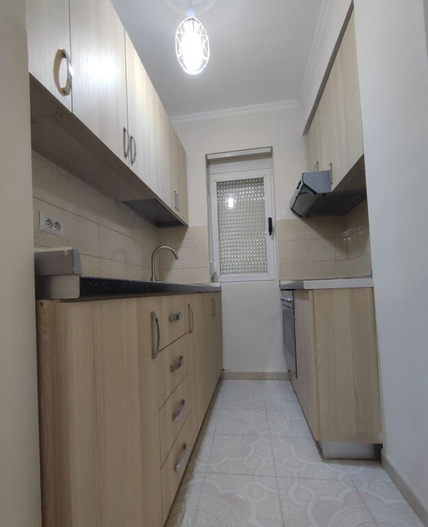 Qera | Apartament 2 + 1 | Rruga Fortuzi | 800 €/muaj