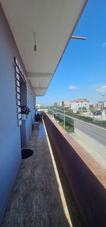 SHITET GODINE 3 KATESHE +BODRRUM SHKOZET RRUGE KRYESORE