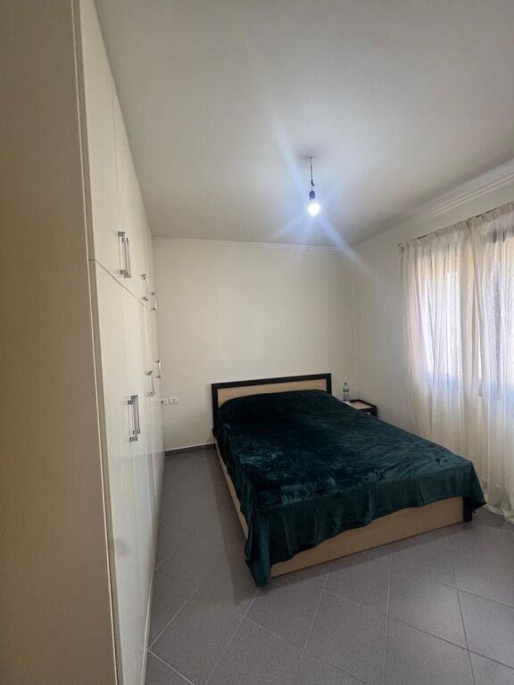 Super ap 1+1 tek kopshti botanik pran xhamise