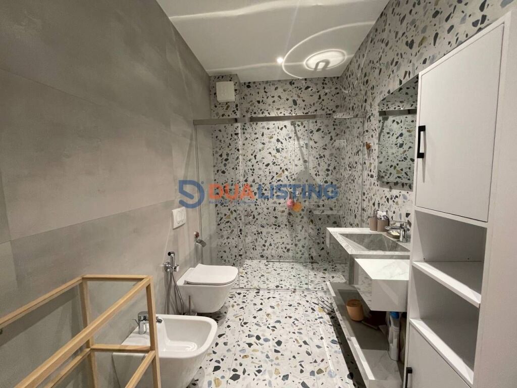 Japim Apartament 1+1 me qira te Liqeni i Thate prane Radisonit! 750 €