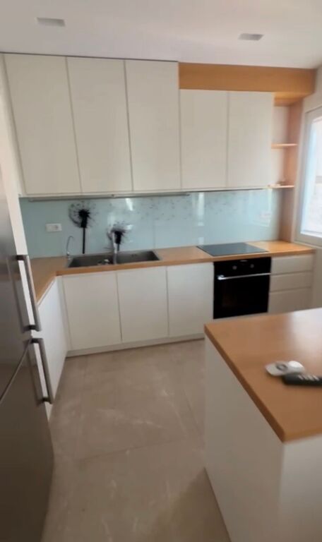 🏡 Apartament 3+1+2 me qira tek Komuna e Parisit, pranë Kristalit!