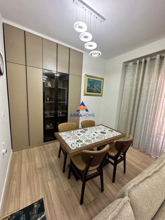 APPARTAMENTO 3+1+2 IN AFFITTO " VIA KAVAJES " 1950 EURO