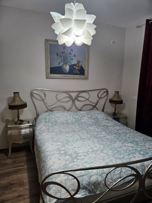 Qera | Apartament 2 + 1 | Rruga e Kosovareve, Liqeni Artificial | 750 €/muaj