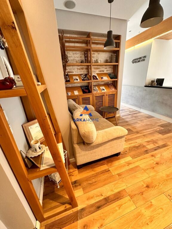 JEPET ME QERA BIZNES 100M2 "DON BOSKO, AFER FISH TIME" 1500 EURO