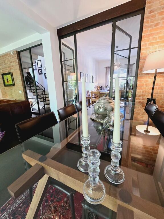 ✨ Vilë luksoze 4-katëshe me qira në Residence – vetëm 1 minutë nga TEG! ✨