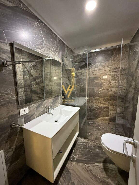 JEPET APARTAMENT 2+1+2+BLK ME QERA TE ISH FUSHA, KOMPLEKSI TURDIU 85.000 LEKE