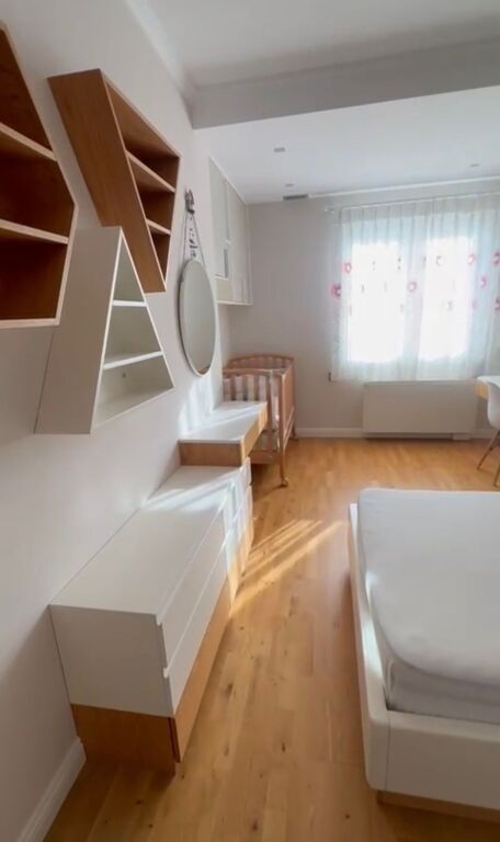 🏡 Apartament 3+1+2 me qira tek Komuna e Parisit, pranë Kristalit!