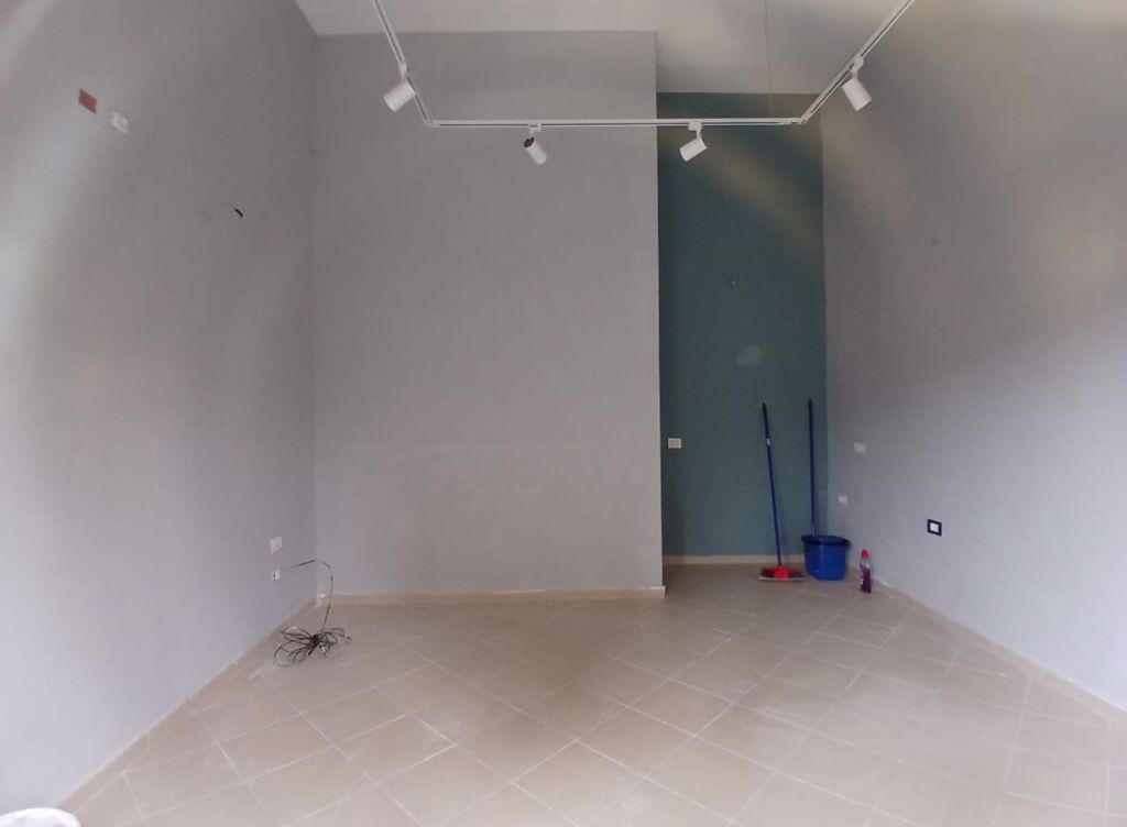 Dyqan me qera - 📍Rruga Fortuzi, Tiranë