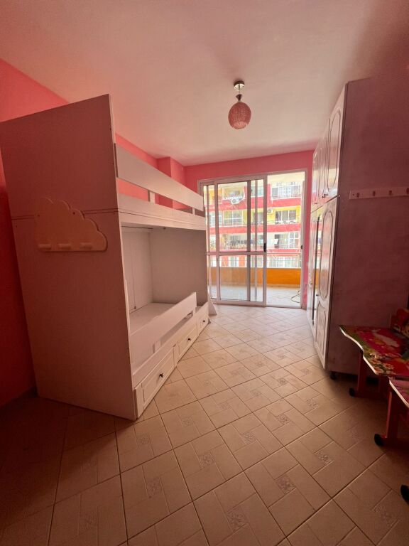 Jepet me qera apartament per zyre ne Astir
