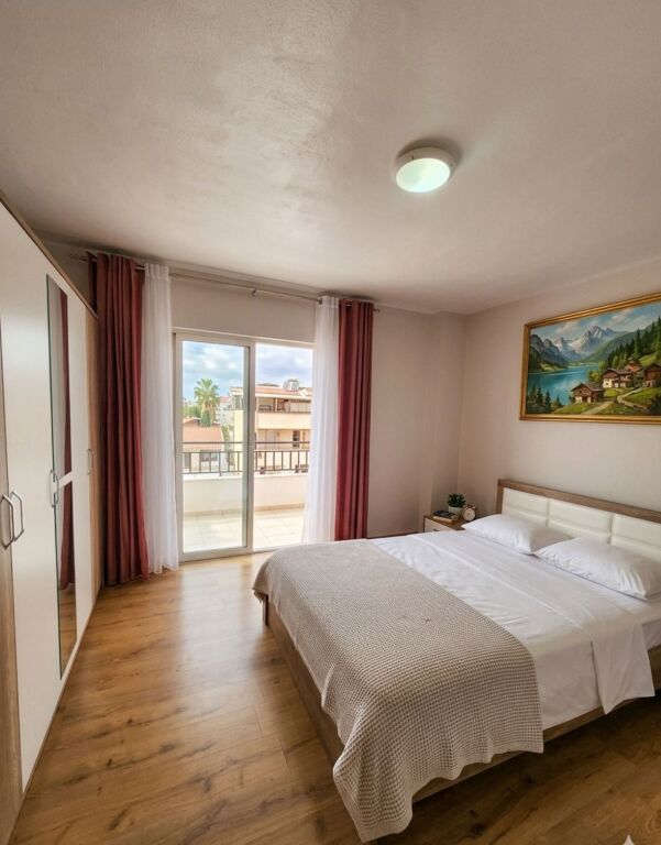 Apartament 2+1 me Qira, Rruga Xhanfize Keko