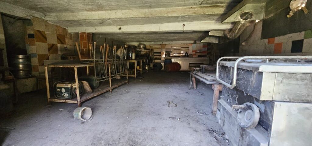 SHITET GODINE 3 KATESHE +BODRRUM SHKOZET RRUGE KRYESORE