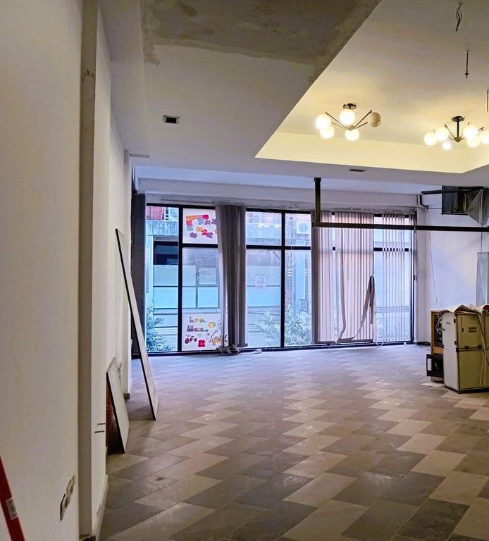 FOR RENT – BUSINESS PREMISES