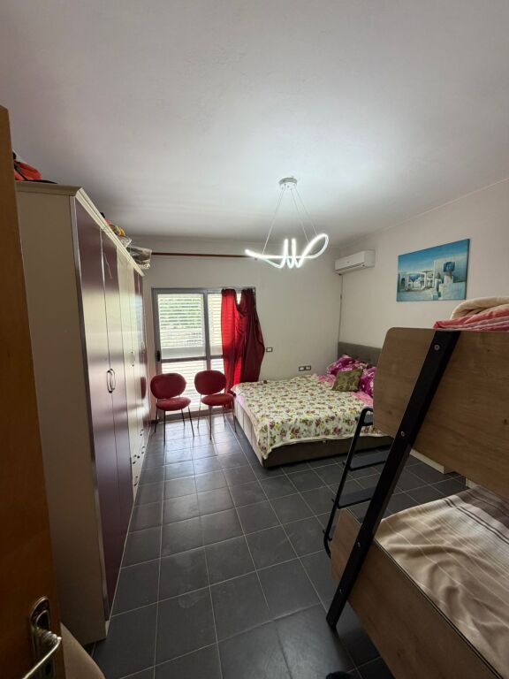 Shitet super apatamente ne zonen e shkembit te kavajes