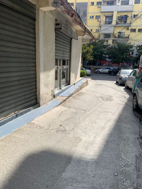 Shitet vile 2 kateshe bashk me 2 dydane prane Gjykates Durres