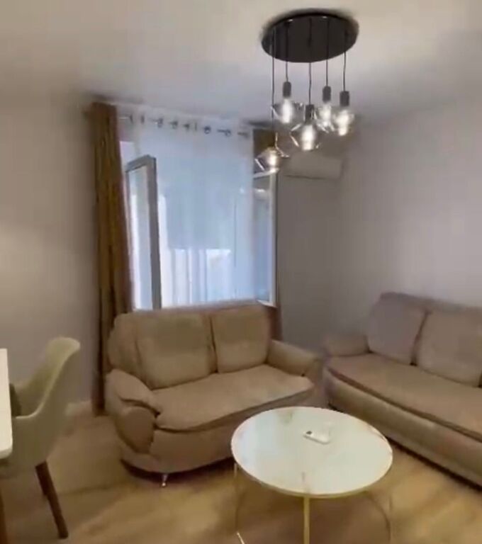 Shtepi private me qira tek Rruga e Kavajes!