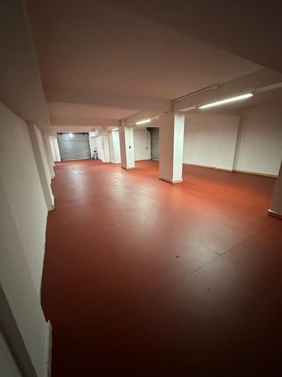 OKAZION - TIRANE PRANE SHKOLLES SE KUQE, SHITET DYQNE+ MAGAZINE + PARKIME Per Tipologji Te Ndryshme Biznesi!!! Prona ndodhet ne katin 0 dhe -1