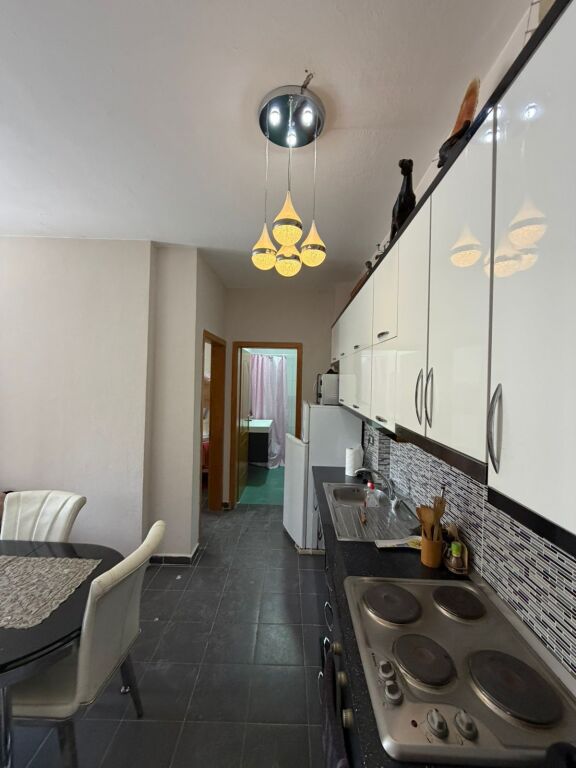 Shitet super apatamente ne zonen e shkembit te kavajes