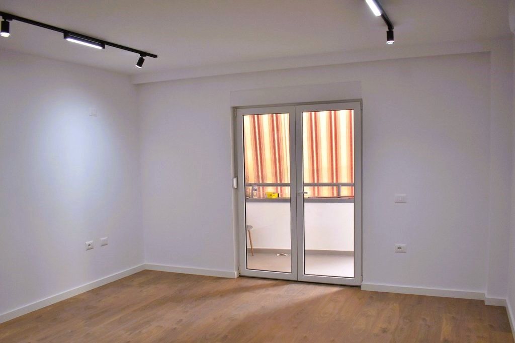 Zyra Moderne për Qira pranë Stadiumit Air Albania