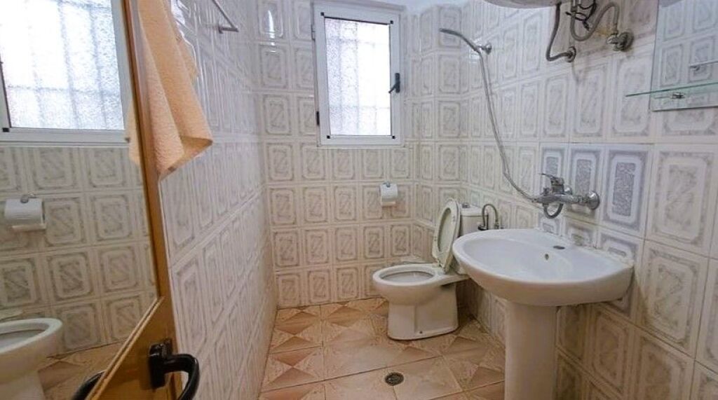 Shitet Apartament 1+1 në Ali Dem