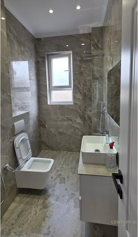 Shitet Apartament 2+1 tek Rruga Bardhyl !