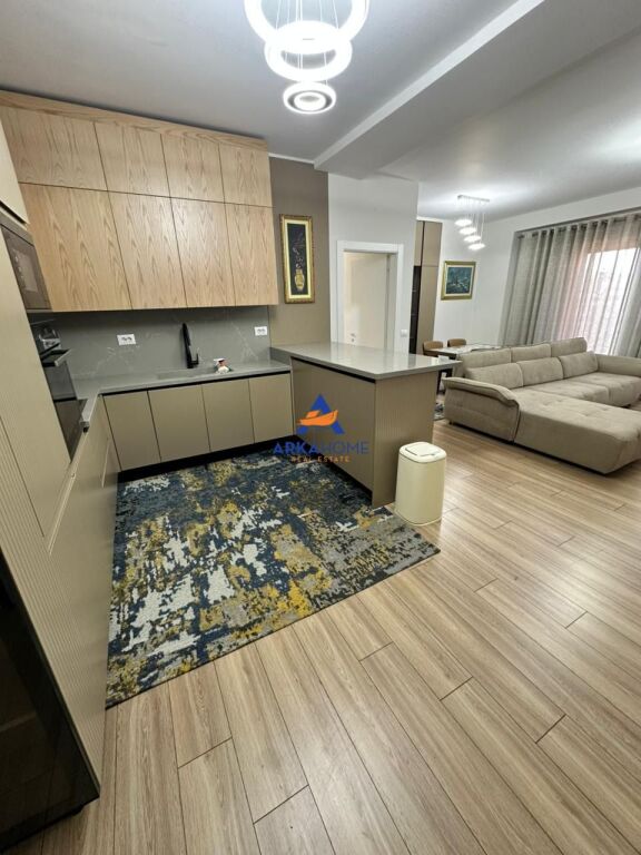 APPARTAMENTO 3+1+2 IN AFFITTO " VIA KAVAJES " 1950 EURO