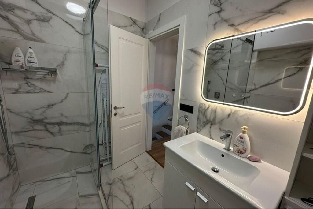 APPARTAMENTO 3+1+2 IN AFFITTO CON POSTO AUTO