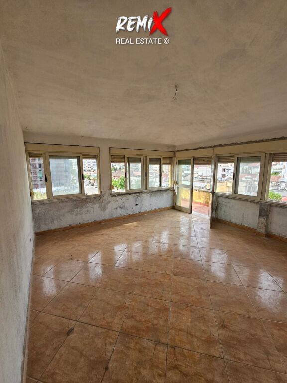 🏢 OBJEKT MULTIFUNKSIONAL PËR SHITJE – BUZË RRUGE KRYESORE, ALEKSANDËR GOGA, DURRËS