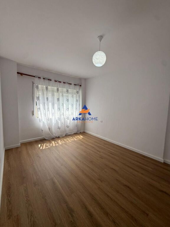 VENDESI APPARTAMENTO 1+1+BALCONE " VICINO A REPORT TV, EX PARCO " 165.000 EURO