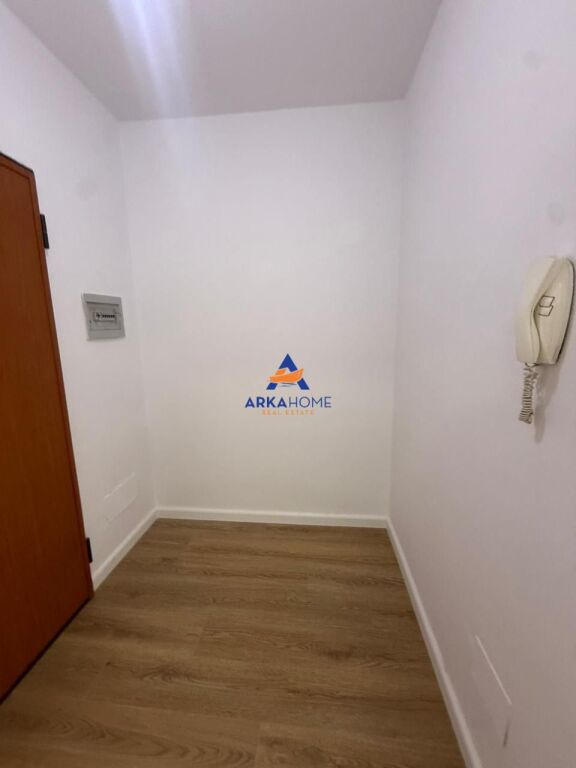 VENDESI APPARTAMENTO 1+1+BALCONE " VICINO A REPORT TV, EX PARCO " 165.000 EURO