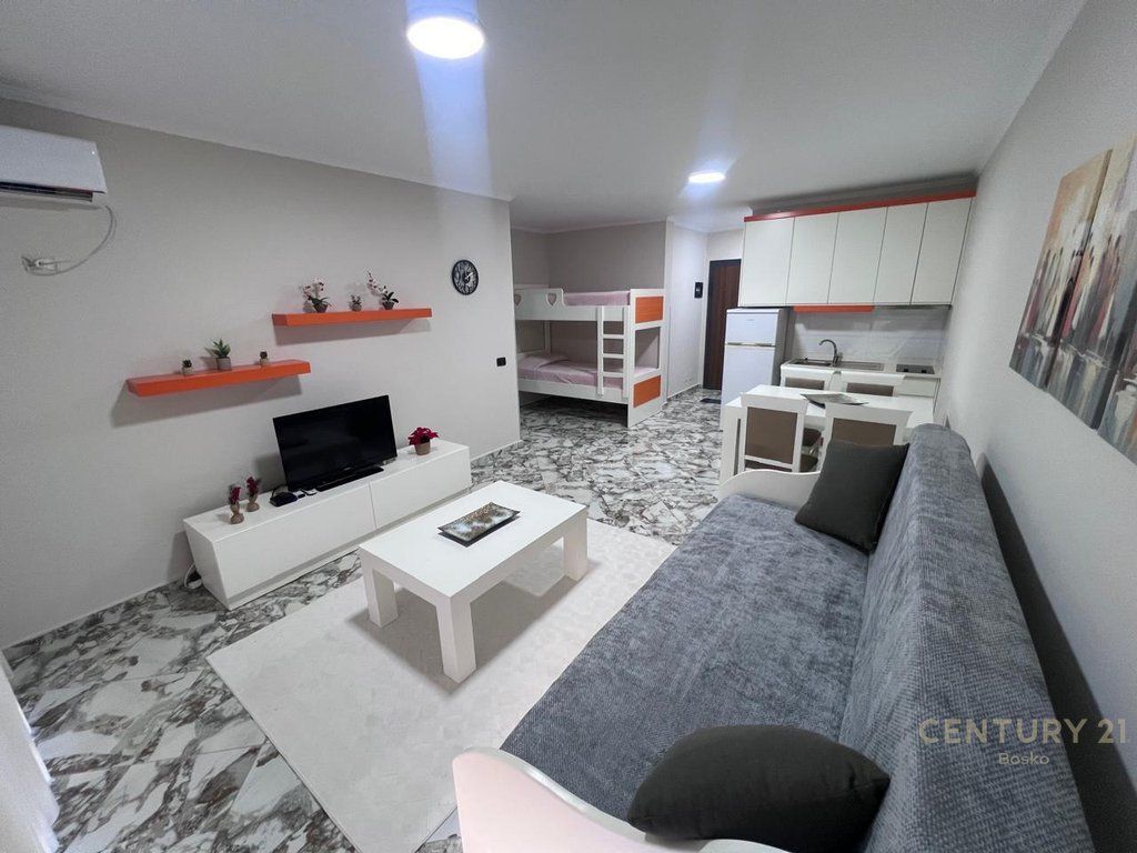 Shitet apartament 1+1 në Shëngjin – shumë pranë detit