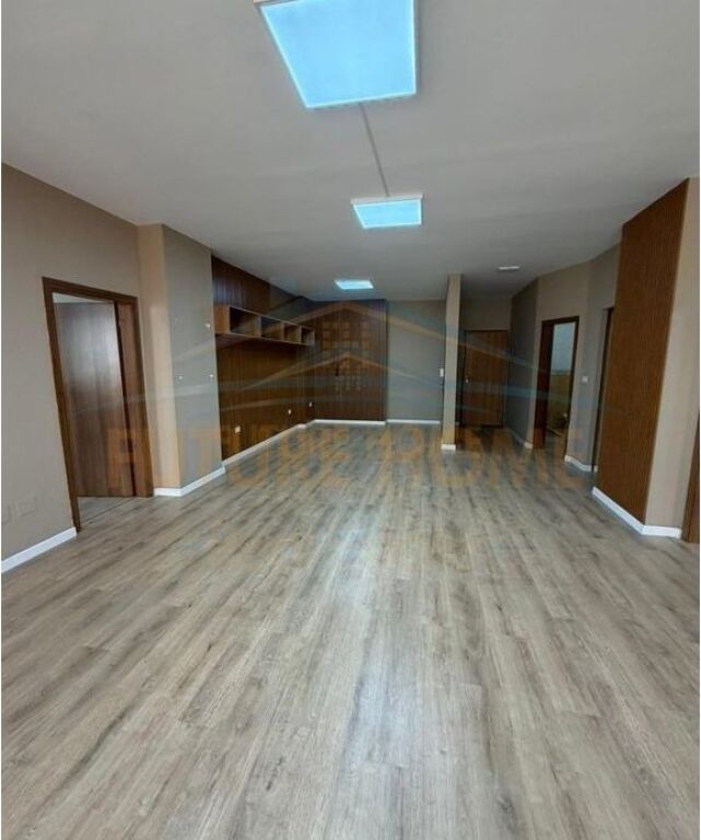 Shitet, Apartament 2+1+2, Rruga e Kosovarëve, Tiranë