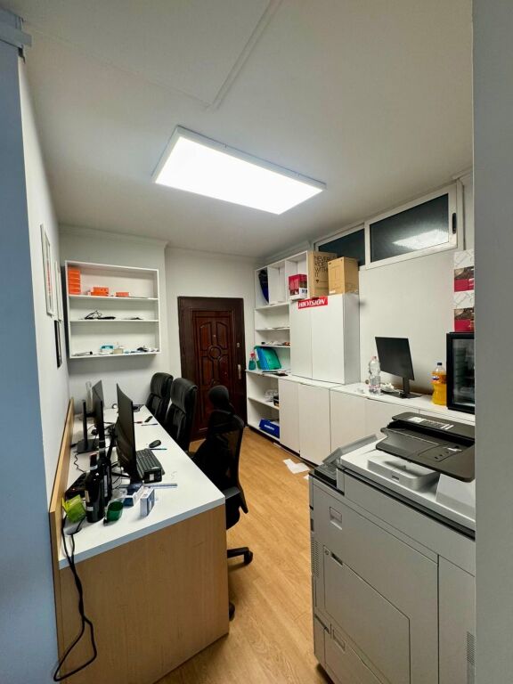 📣 QERA Ambient Zyre 📍 Komuna e Parisit 🛣️ Rruga "Tish Daija" ✨