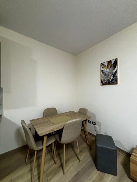 SHTËPI ME QERA – RRUGA E KAVAJËS (PËRBALLË DELIJORGJIT)