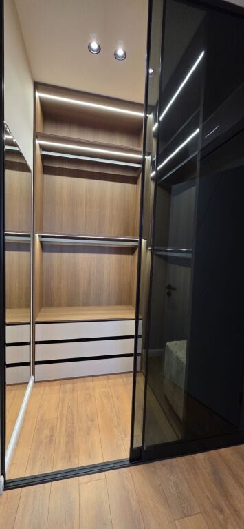 Ekskluzive!!!Apartament 2+1+2 Poste parkimi ne shitje tek Tower Bridge ne Tirane