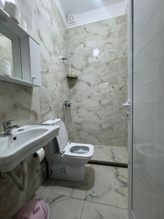 Jepet me qira apartament 1+1