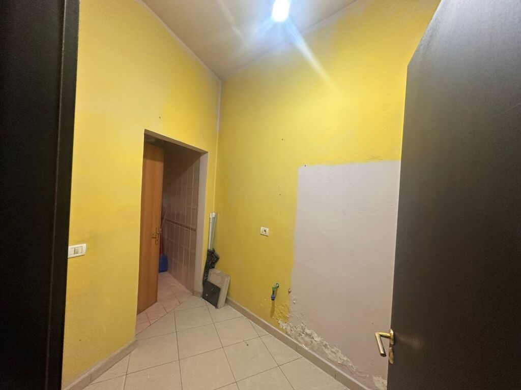 Dyqan per qira , Qender 550Eur