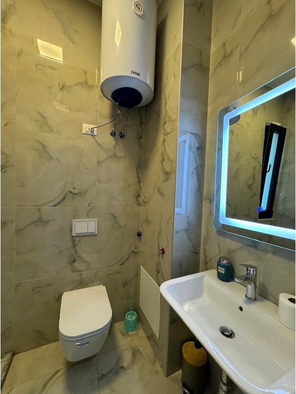 Apartament 2+1+2 me qira tek Square 21!!