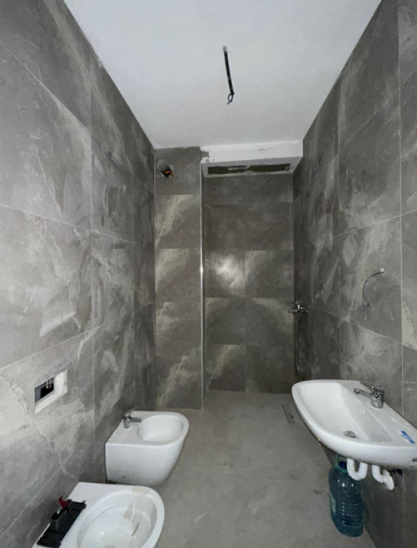 🏡 SHITET GARSONIERE – REZIDENCA PORTA TIRANA E RE, SAUK
