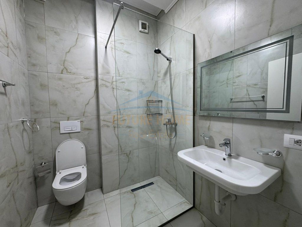 Qera, Apartament 2+1+2+Post Parkimi , Jordan Misja , Tirane