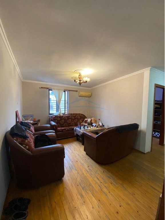 In vendita, Appartamento 2+1, Via delle Barricate, Tirana. Empire67700