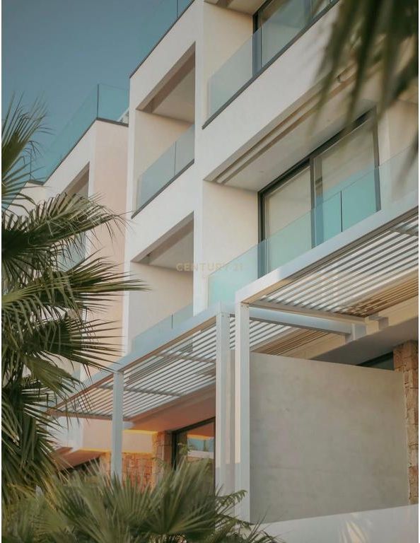 Apartment 2+1+2 in the Elite Residence of Ujë të Ftohtë, with Spectacular View of the Sea and the City, Vlorë