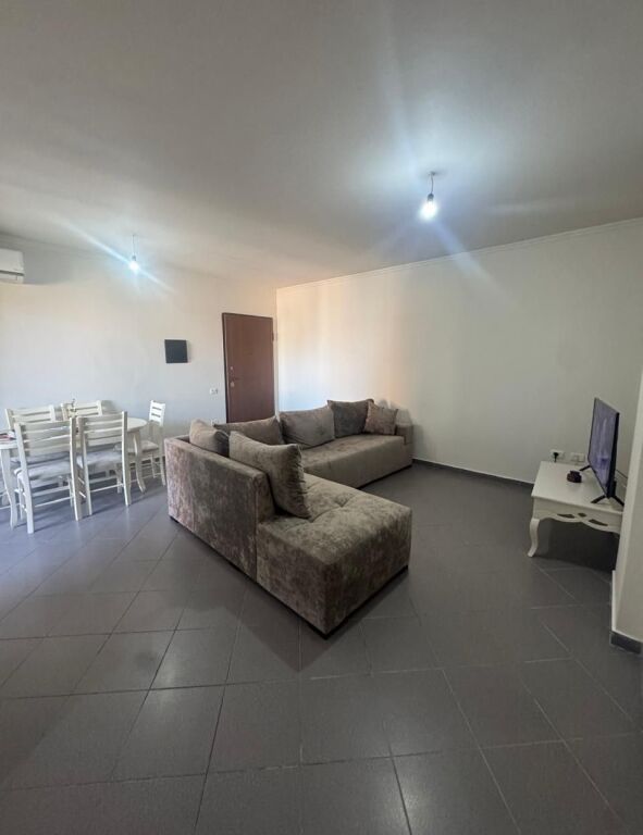 Super ap 1+1 tek kopshti botanik pran xhamise