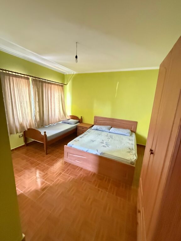 Jepet Me Qera Apartament 2+1 , Uje,Drita Te Perfshira Ne Cmim!