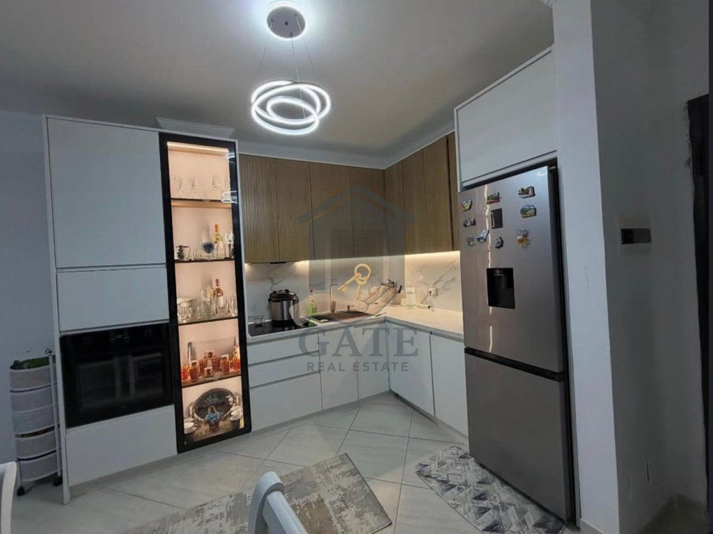 Shitet Apartament 3+1+2t+2b, Shkozet Durrës