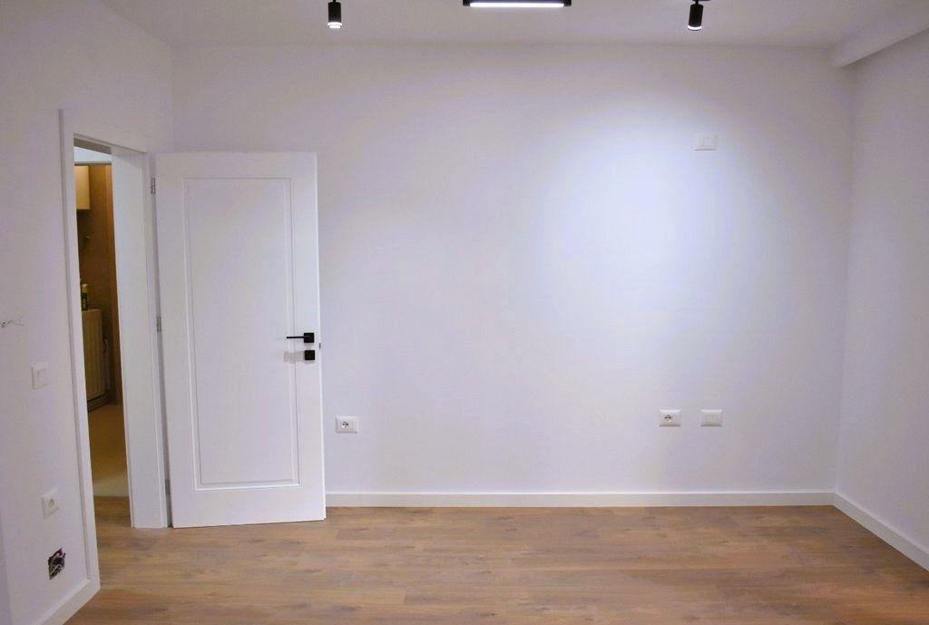 Zyra Moderne për Qira pranë Stadiumit Air Albania