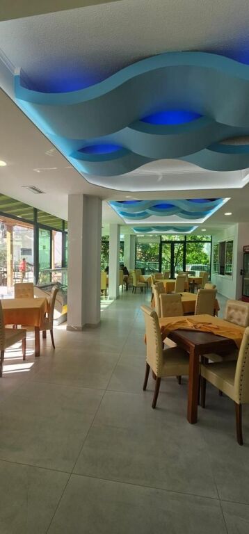 Shitet Bar Restorant + Apartament Golem Prane Hotel Flower