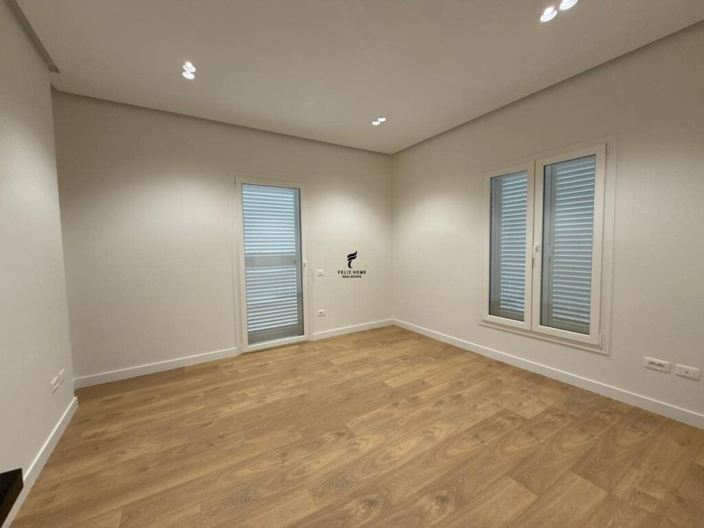 VILLA FOR RENT 2 FLOORS ELBASANIT STREET 900,000 LEKE FH-69629