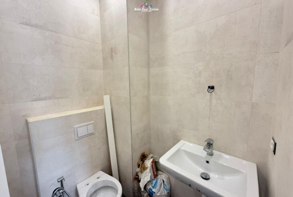 Zyre Me Qera 2+1 Tek Komuna e Parisit ( ID BZ2919) Tirane