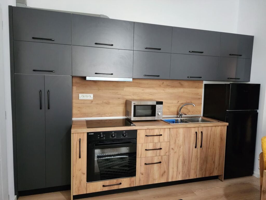 🏡 Apartment 2+1 for Rent – 21 Dhjetori